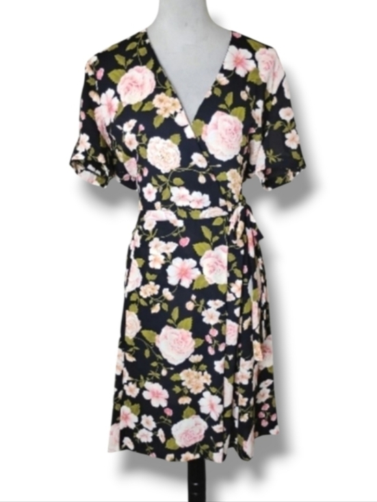 Liz Claiborne Dresses & Skirts - Liz Claiborne Floral Chiffon Wrap Dress Size 10